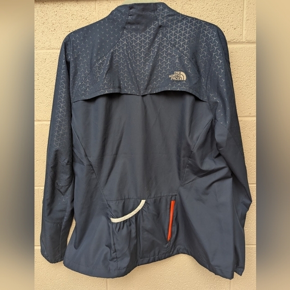 The North Face windbreaker in women's XL navy/coral pristine condition like new - Picture 2 of 16